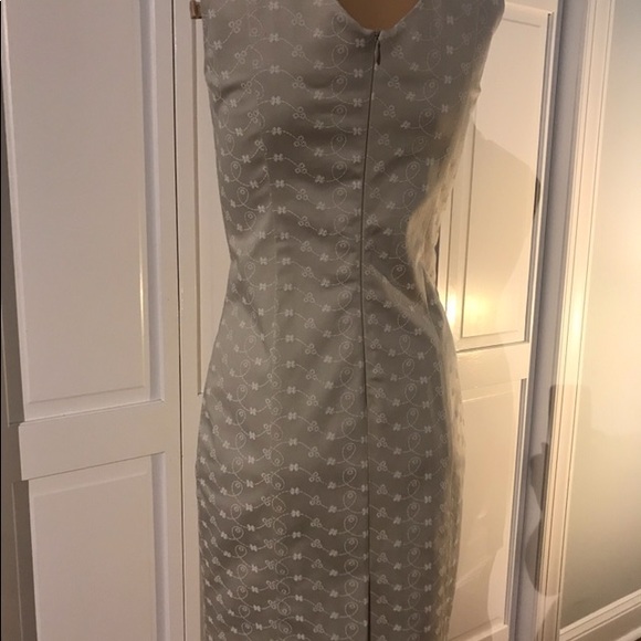 Dress - Picture 4 of 6